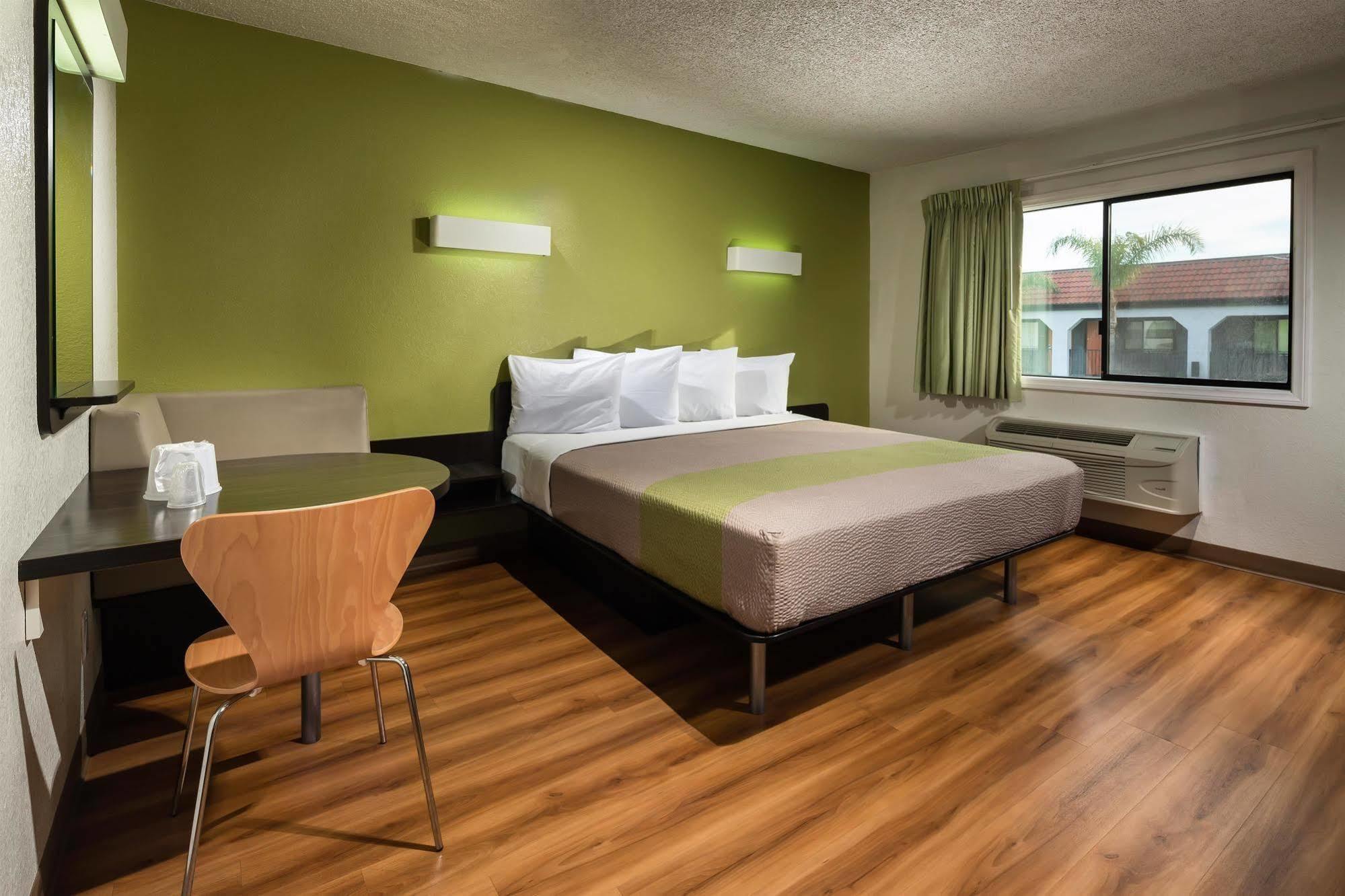לוס אנג'לס Motel 6-Canoga Park, Ca מראה חיצוני תמונה